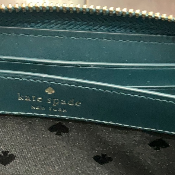 Beautiful Kate Spade color block wallet in pristine condition - Picture 5 of 5